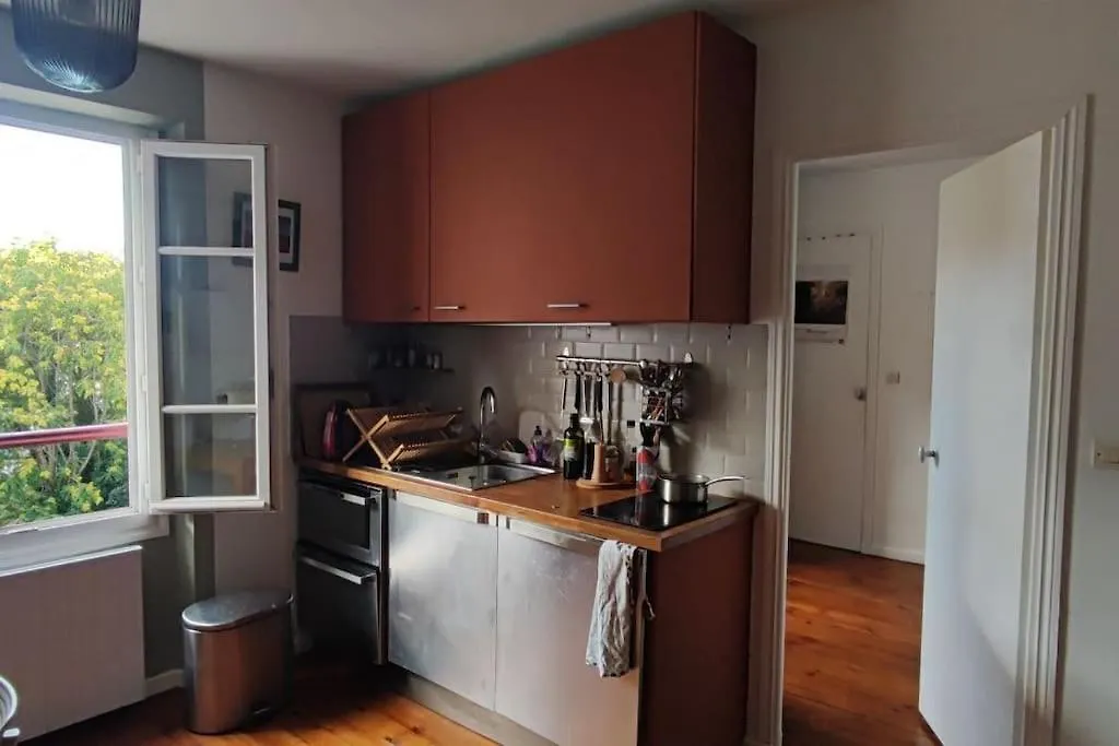 Appartement A Deux Pas Des Buttes Chaumont Paris Apartment