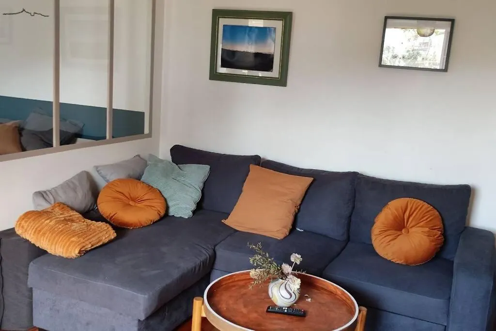 Apartment Appartement A Deux Pas Des Buttes Chaumont Paris