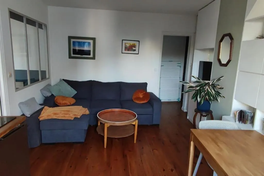 Appartement A Deux Pas Des Buttes Chaumont Paris France